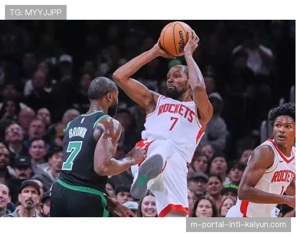 火箭大胜鹈鹕取三连胜 申京阿门配合默契